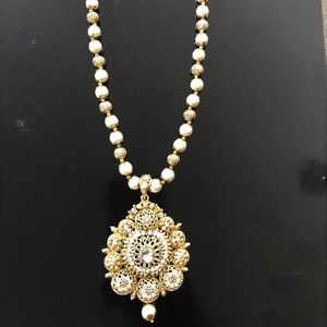 Pearl kundan necklace